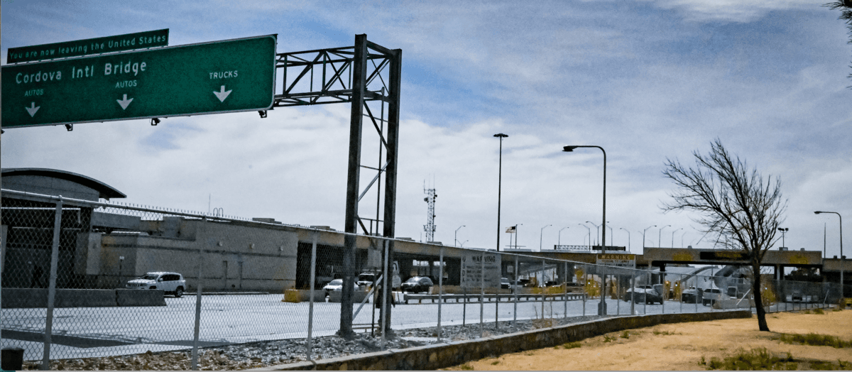 Señales y acceso al Puente de las Américas